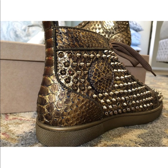 Comment below up to a size 15 - Picture 6 of 7